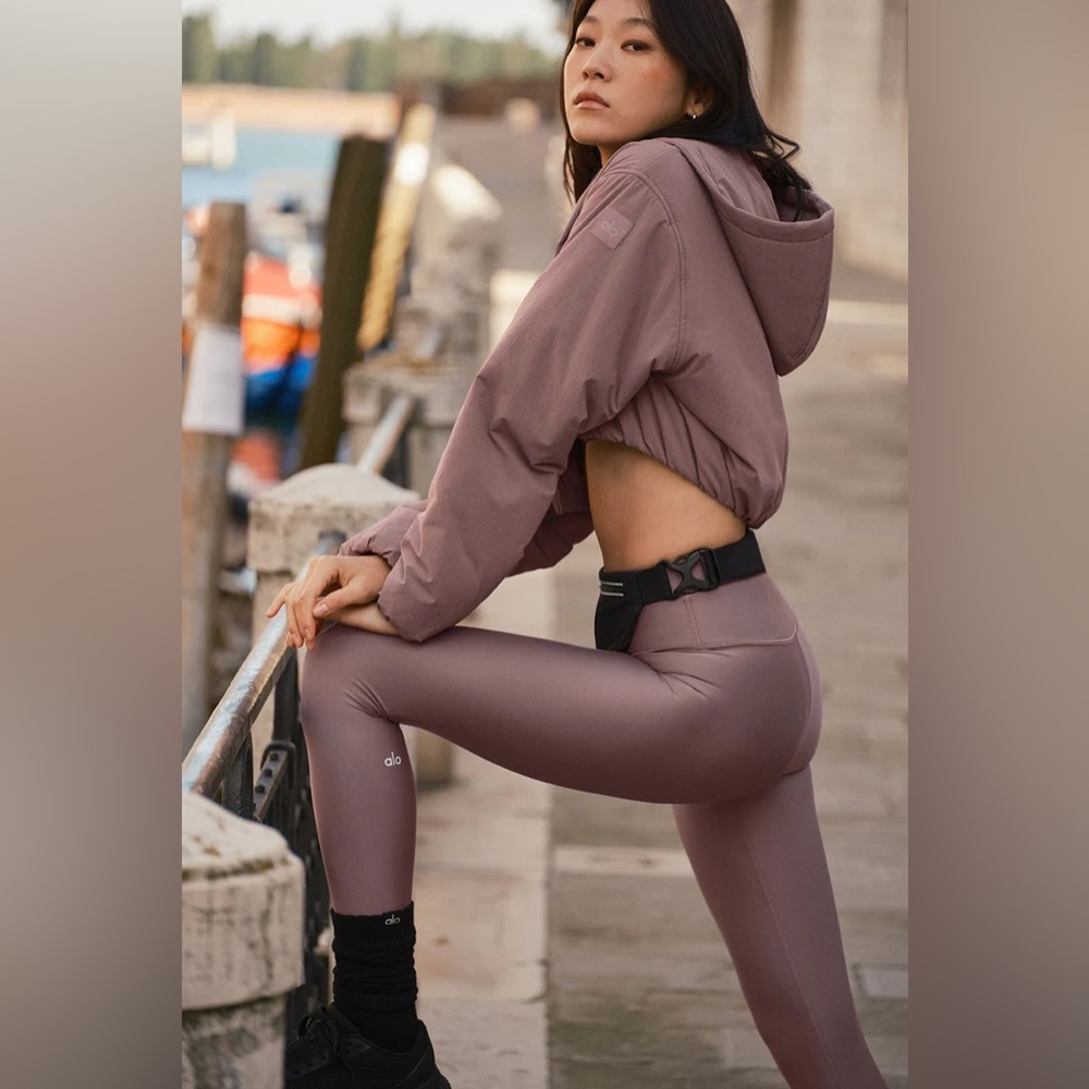 Alo Yoga 7/8 High-Waist Airlift Leggings in Mushroom